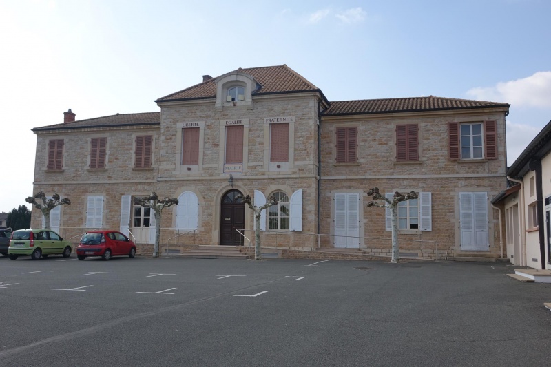 Fichier:Mairie de Romanèche-Thorins.jpeg