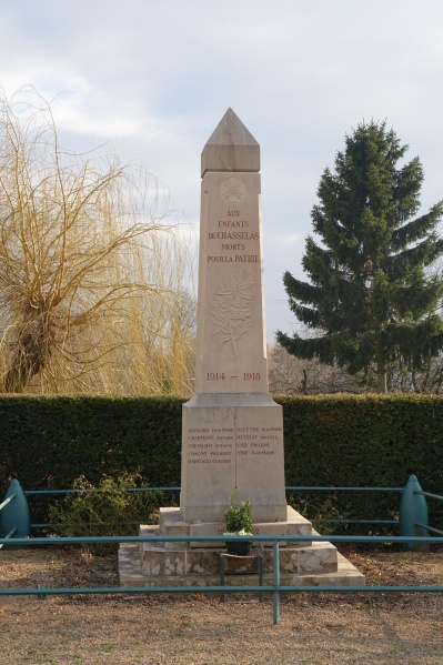 Fichier:Monument aux morts Chasselas.jpeg