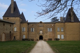 Entrée du Château de Vinzelles.jpeg