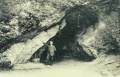 Azé-entrée-Grotte-1910.jpg