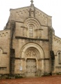 Azé-Portail-Eglise.jpg