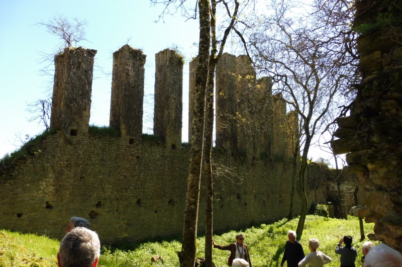 Fichier:Lournand--ruines-château-intro.JPG